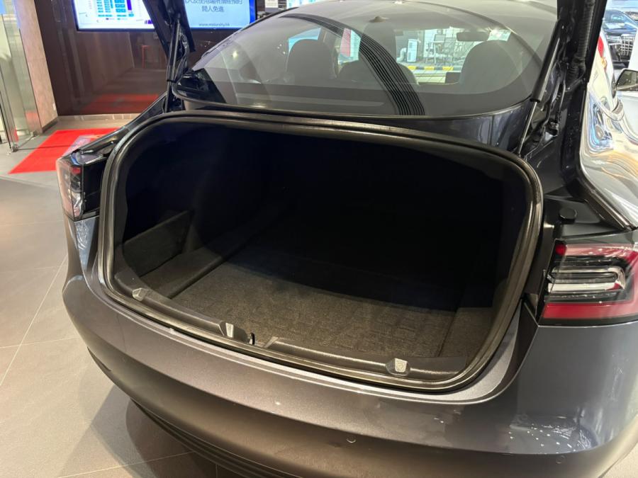 Model 3 Standard Range Plus - Image 5
